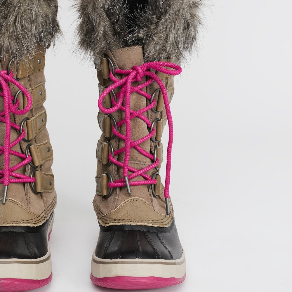 Sorel Joan of Arctic snow boots
